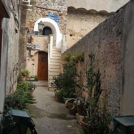 Torrione San Giovanni II Terracina Exteriör bild